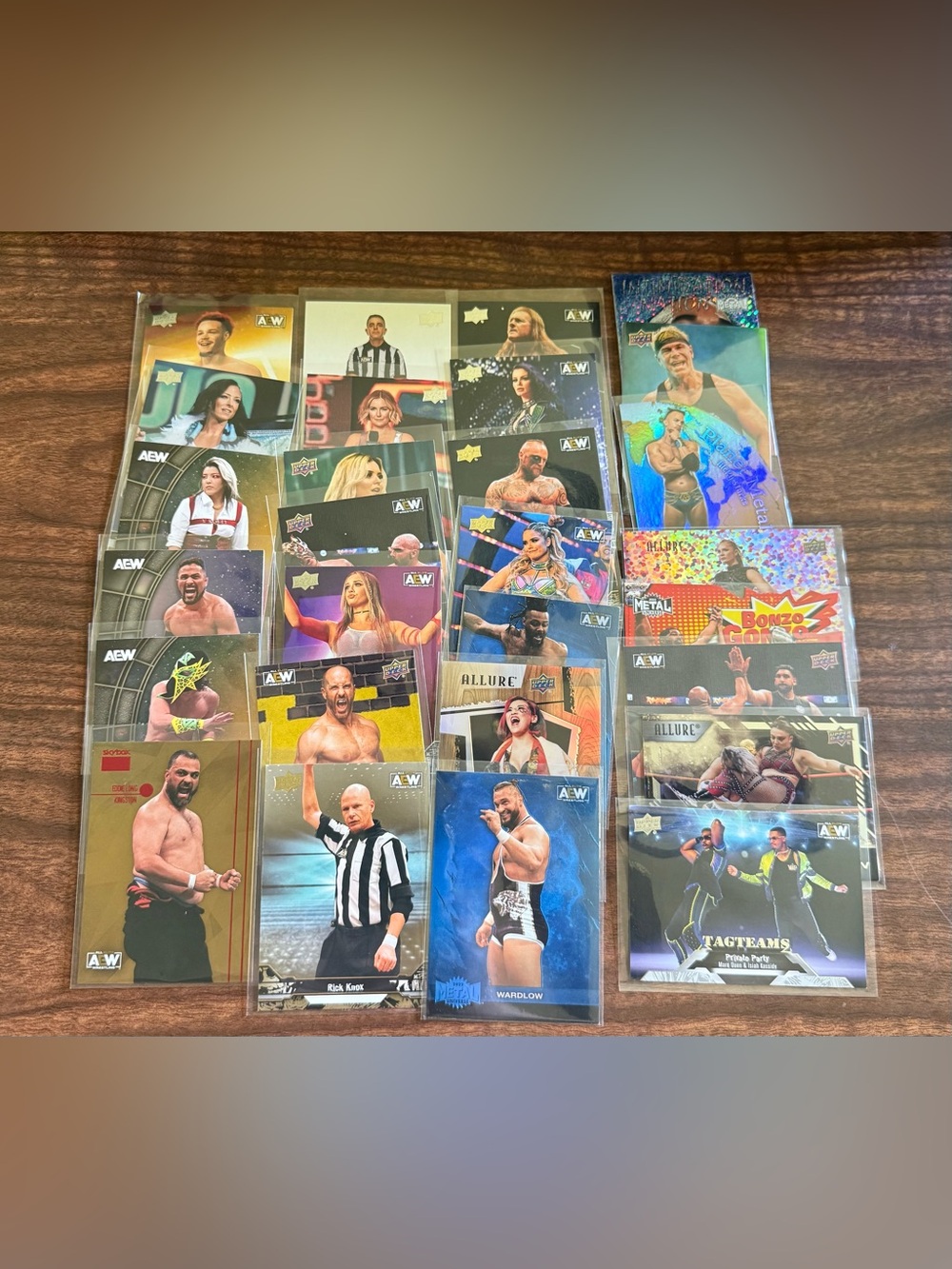Lot of 28 AEW Cards (comes with freebies)
